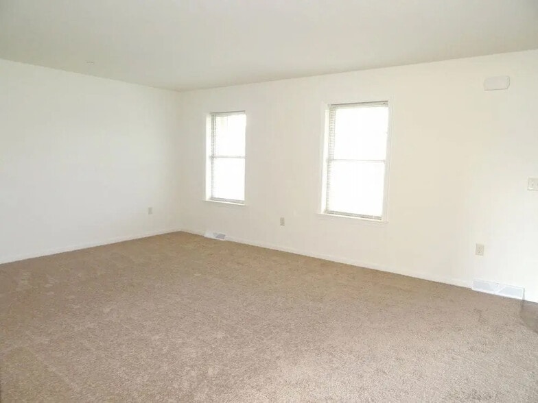 Building Photo - 203 Limestone Dr