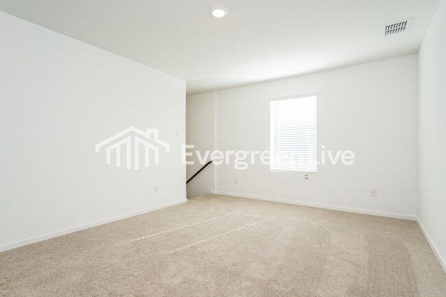 Building Photo - 10528 Desert Hawk Cir