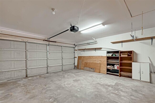 Building Photo - 16822 Rippling Mill Dr