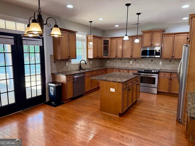 Building Photo - 301 Conway Ct