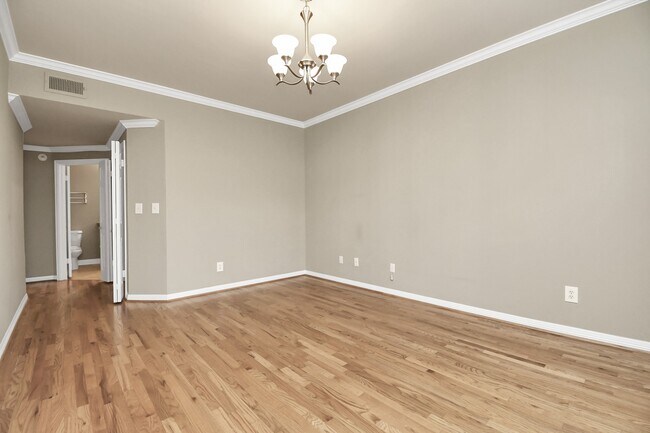 Building Photo - 2111 Welch St