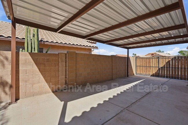 Building Photo - 507 W Nopal Ave