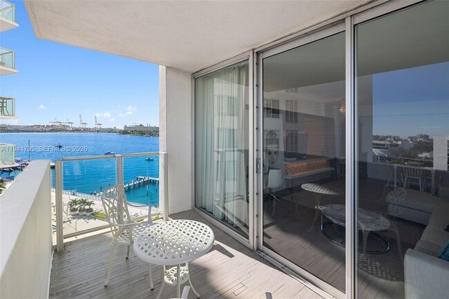 Building Photo - 1100 West Ave