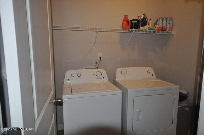 Building Photo - 84143 Swallowtail Dr