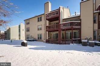 Building Photo - 7123 Elm Ct