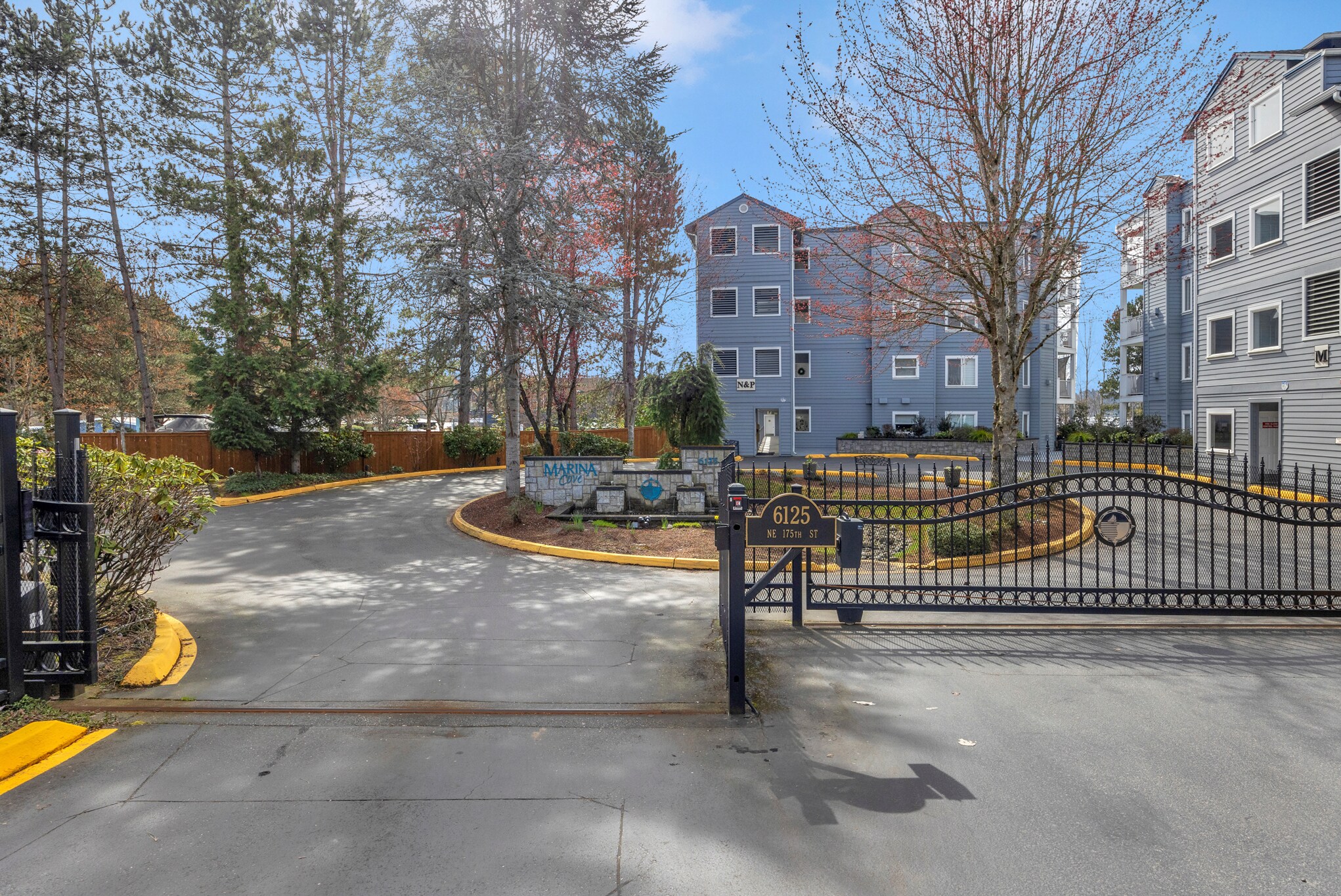 Building Photo - 6125 NE 175th St