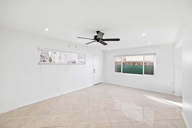 Building Photo - 128 W Escalones