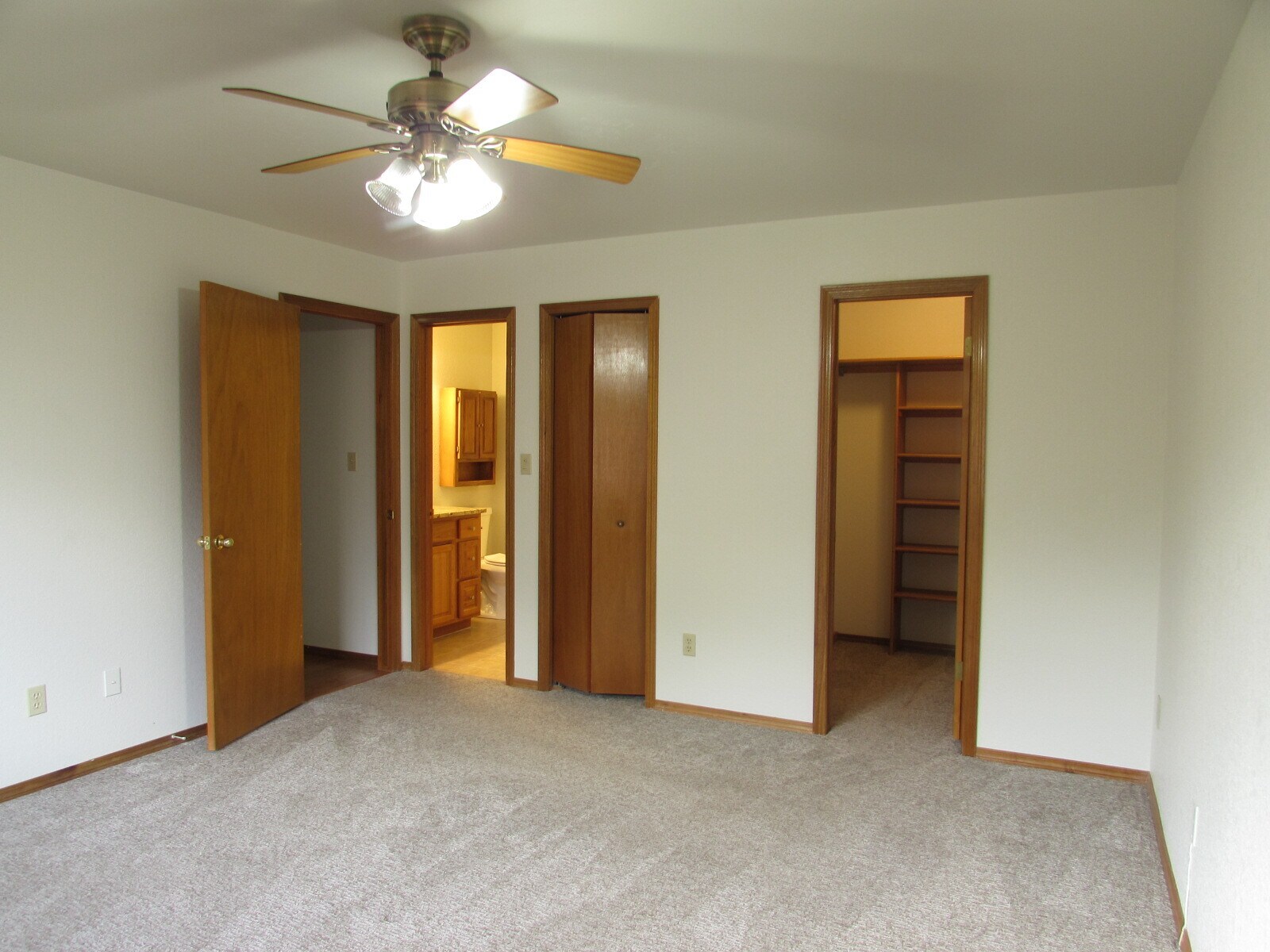 Building Photo - 520 Rado Dr