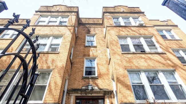 Building Photo - 3750 W Giddings St