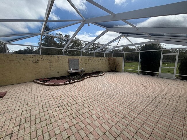 Building Photo - 3/3 Newly renovated on 3+ acres