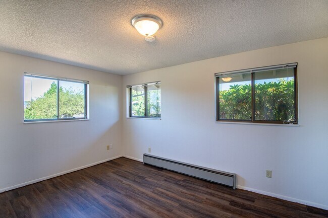 Building Photo - Fern Court Duplex