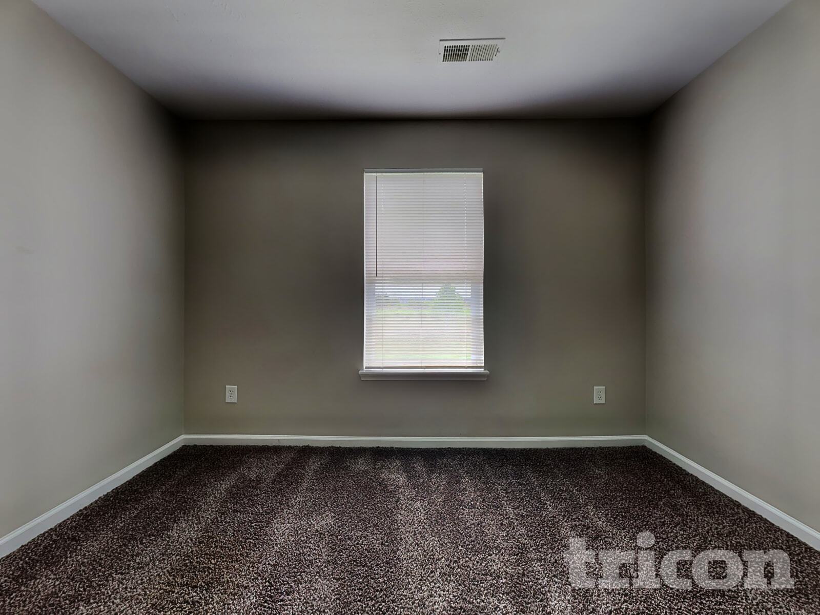 Building Photo - 943 Farmington Trail