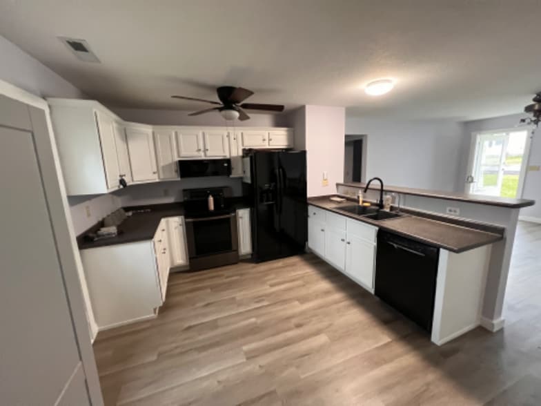 Building Photo - 1502 Elrod St SE