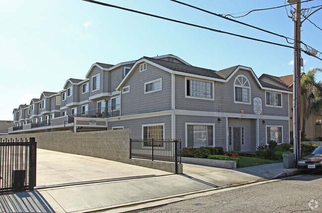Primary Photo - 13611 Kornblum Ave.