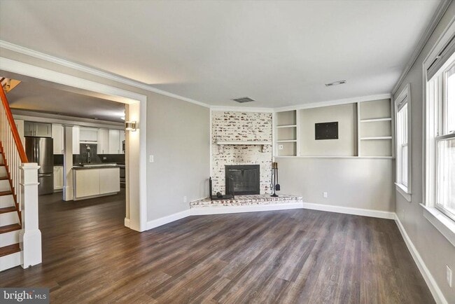 Building Photo - 722 Genessee St