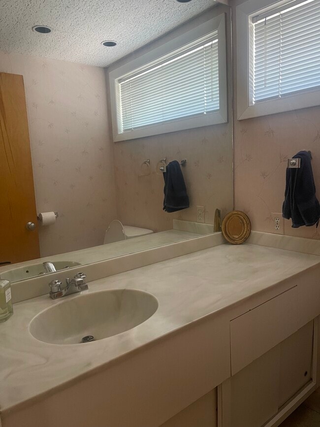 Building Photo - 7 Somerset St