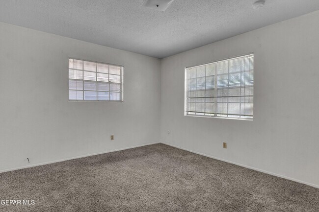 Building Photo - 10537 Gran Cima Ln
