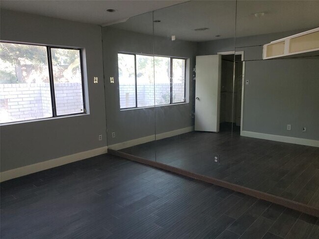 Building Photo - 10738 Villa Lea Ln