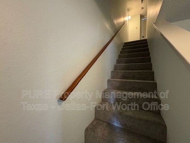 Building Photo - 625 Timberline Dr