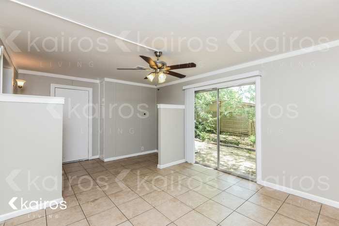 Building Photo - 2106 Skylark Dr