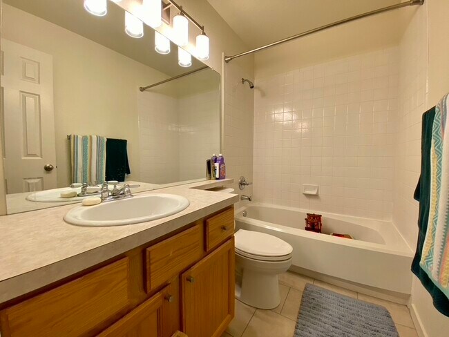 Building Photo - 111 Rowena Pl