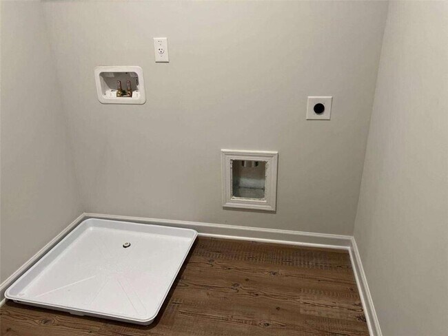 Building Photo - 420 Pt Pl Dr