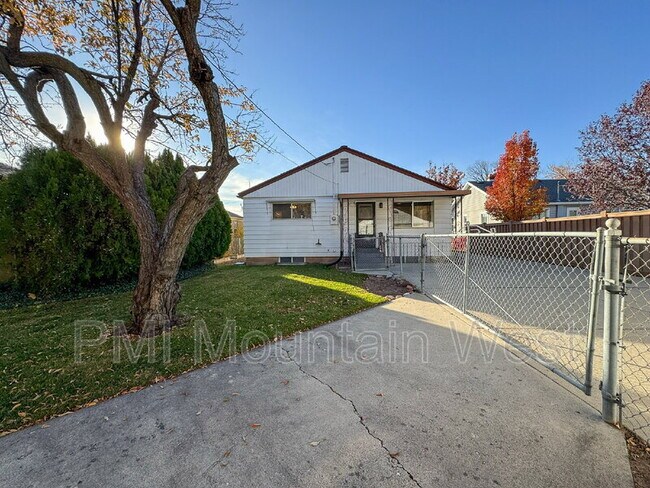 Building Photo - 2141 S 1700 E