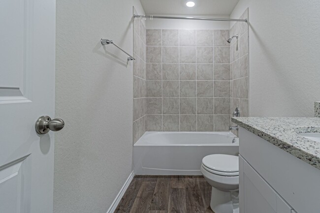 Building Photo - 4 bd/2 ba available NOW!! Wiseman/Talley F...