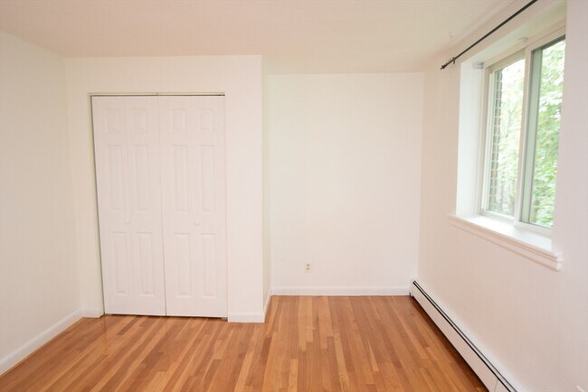 Building Photo - 135 Inman St