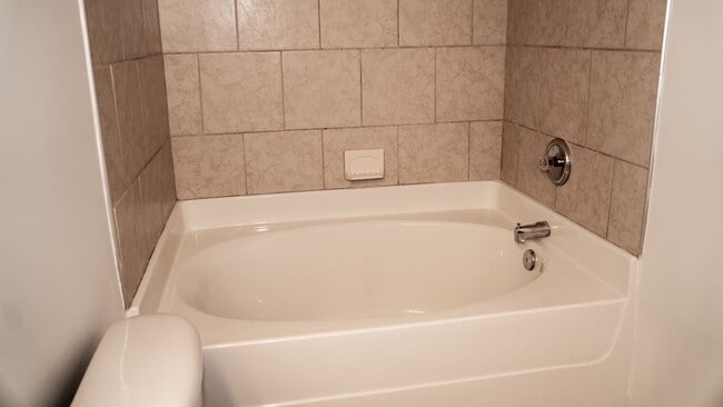 Building Photo - 714 Spence Enclave Ln