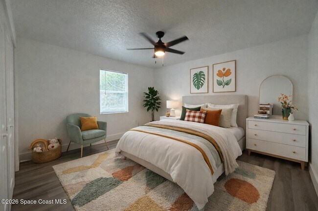 Building Photo - 306 Palm Ave