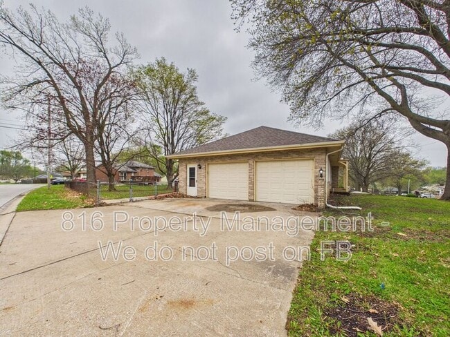 Building Photo - 817 N Choctaw Ave