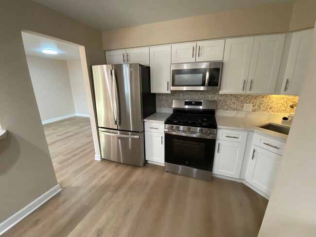 Building Photo - 17 Parkside Ct