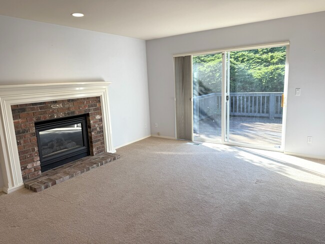 Building Photo - 7825 Amethyst Loop NW