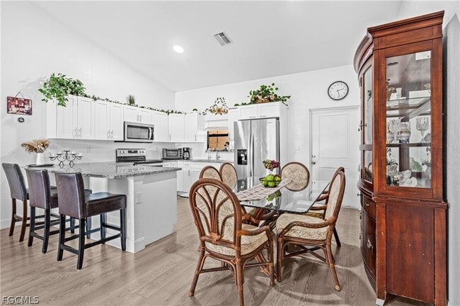 Building Photo - 9012 S Indio Ct