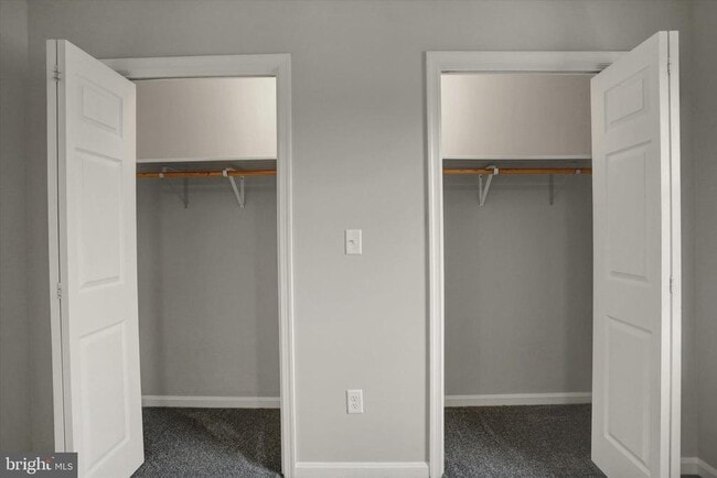 Building Photo - 2367 McCleary Dr