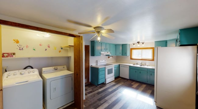 Building Photo - 3- Bedroom Home in Quiet Sparta Neighborhood