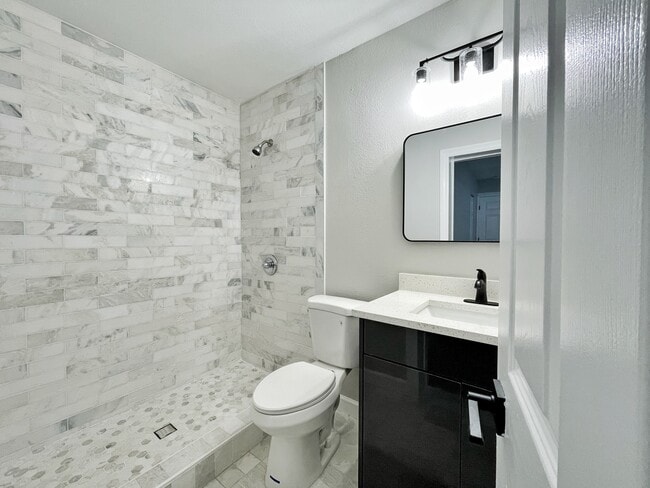 Building Photo - 2860 35th St S