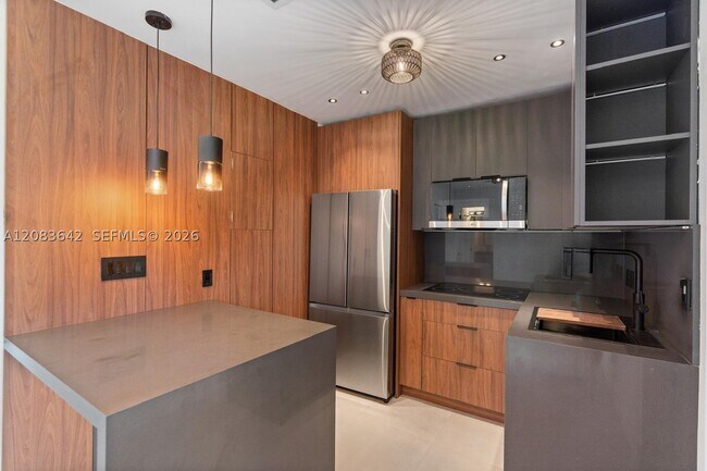 Building Photo - 401 NW 81st St.