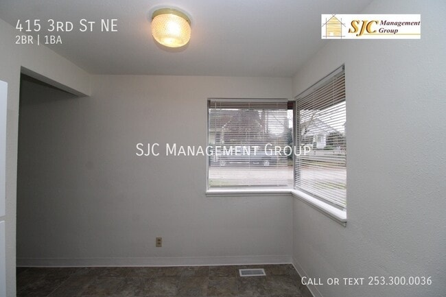 Building Photo - 415 3rd St NE