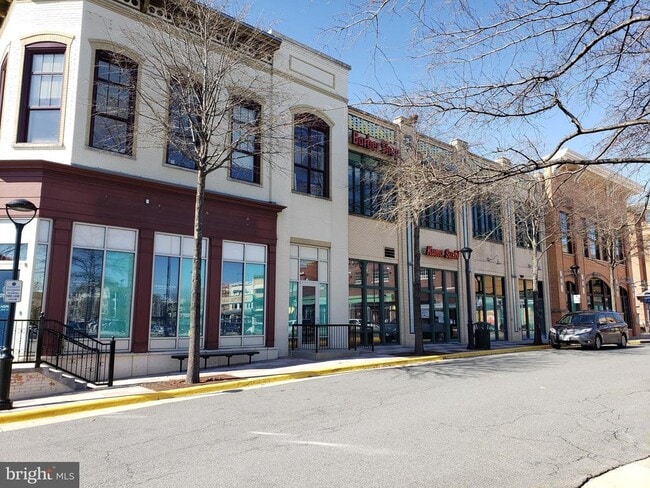 Building Photo - 12956 Centre Park Cir