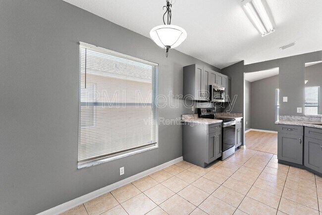 Building Photo - 1010 Summer Breeze Dr