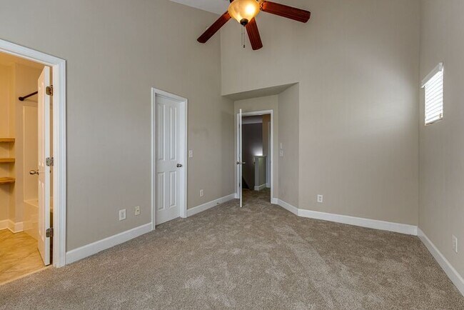 Building Photo - 531 St Jules Ln