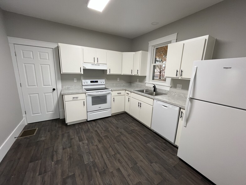 Building Photo - 14044 Strawn Rd