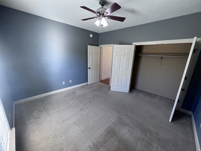 Building Photo - 29 Oak Crest Dr