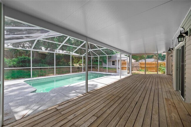 Building Photo - 1628 SE 29th Terrace