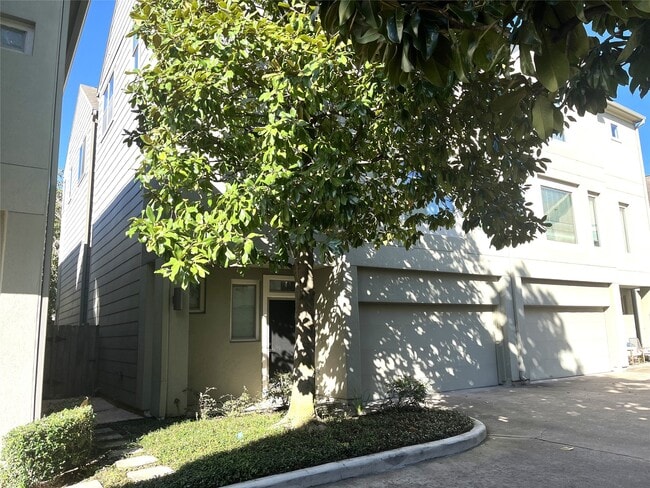 Building Photo - 4338 Center St