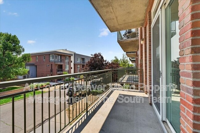 Building Photo - 3201 Shoshone St