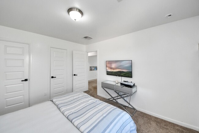 Building Photo - 8111 Fairfield Mnr Wy