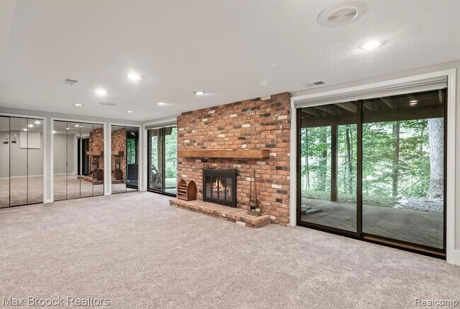 Building Photo - 1109 Ivyglen Cir